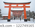大雪天的伏見稻荷大社 122749165