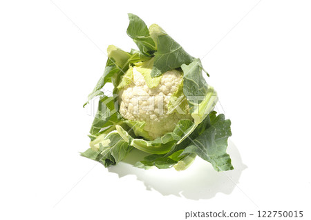 白色背景下拍攝的花椰菜 白色背景下拍攝的花椰菜 122750015