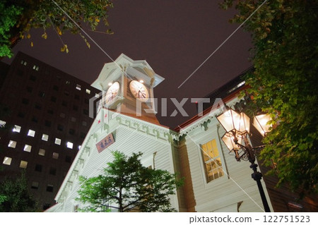 Illuminated Sapporo Clock Tower at night 122751523