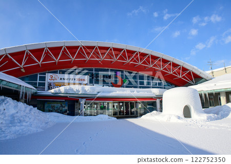秋田縣秋田故鄉村，雪屋迎接冬天 122752350