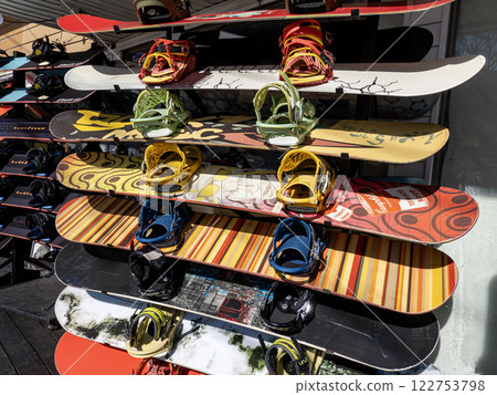 Ski rental shop 122753798