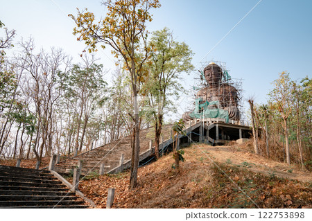 Daibutsu Buddha statue in Lampang Province, Thailand was under construction shoot at 28 March 2021. 122753898