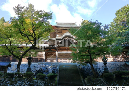 Daihonzan Eiheiji temple, the zen buddhist Temple of eternal peace, located in Fukui Prefecture in Japan Daihonzan Eiheiji temple, the zen buddhist Temple of eternal peace, located in Fukui Prefecture in Japan 122754471