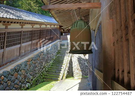 Daihonzan Eiheiji temple, the zen buddhist Temple of eternal peace, located in Fukui Prefecture in Japan Daihonzan Eiheiji temple, the zen buddhist Temple of eternal peace, located in Fukui Prefecture in Japan 122754487