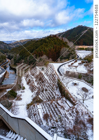 奈良佈目水壩雪景～布目川東北山坡上白雪皚皚② 122754688
