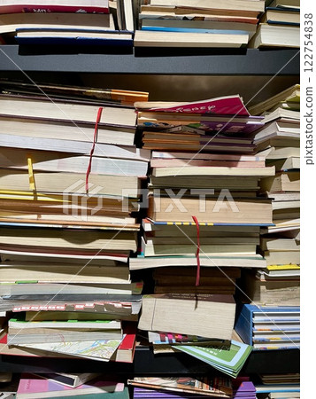 Messy books Messy books 122754838