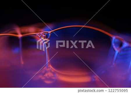 Orange and purple fluid forms, liquid abstraction, colour surfaces, deep dark backgrounds, geometric shapes 122755095