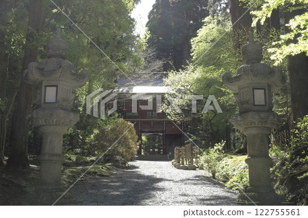日本最具威力的景點之一—大岩神社的石燈籠和樓門 122755561