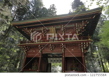 The tower gate of Oiwa Shrine, one of the best power spots in Japan 122755564