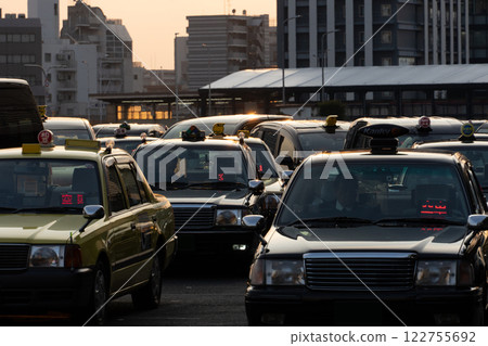 Taxi terminal drop-off area image Taxi terminal drop-off area image 122755692