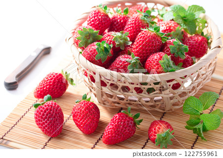 Fresh strawberries 122755961