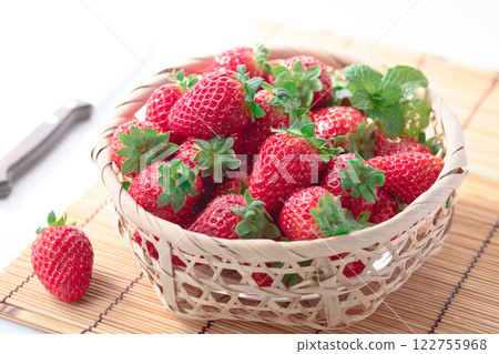 Fresh strawberries Fresh strawberries 122755968