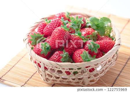 新鮮的草莓 122755969