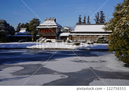 A junior-style Japanese garden in Tsuyama-shi, Okayama prefecture "Tomorrow paradise": snow scenery A junior-style Japanese garden in Tsuyama-shi, Okayama prefecture "Tomorrow paradise": snow scenery 122758331