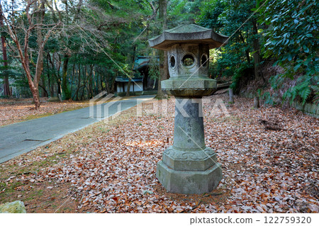 豐國神社：中坡門前的燈籠 122759320