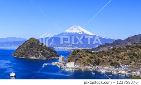 Mount Fuji from the observation deck at Hattanjoyama 122759370