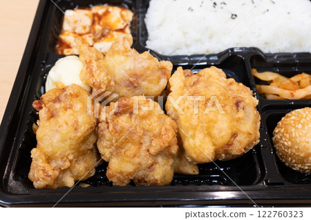 美味炸雞午餐盒 122760323