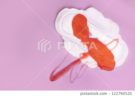 Menstruation in ginseng and critical days. a pad on which mucus is in the form of blood. Menstruation in ginseng and critical days. a pad on which mucus is in the form of blood. 122760520