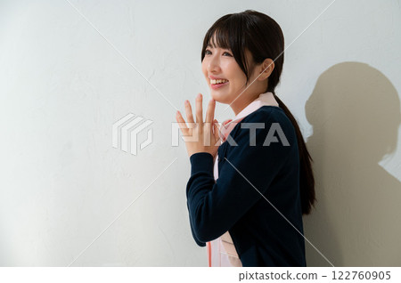 Smiling Japanese clinic staff 122760905