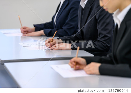 多人商業形象剪切 122760944