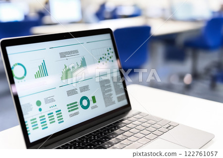 Business space with PC 122761057