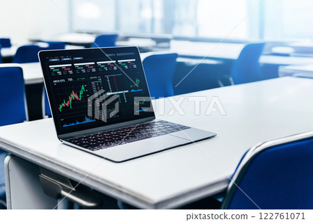 配有 PC 的商務空間 122761071