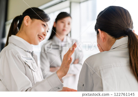 Business image of a woman in work clothes Business image of a woman in work clothes 122761145
