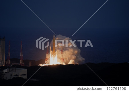 H3 rocket No. 5 launched 122761308