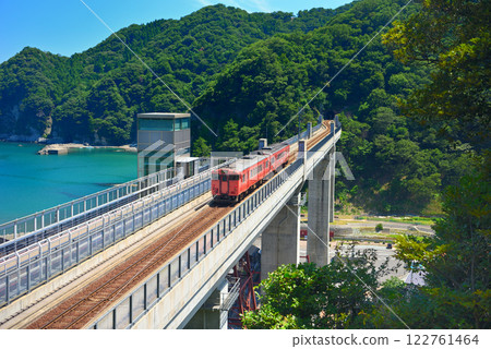 關西、近畿、山陰本線經過約部橋,曾是空車站的地方,兵庫縣香美町 (4) 關西、近畿、山陰本線經過約部橋,曾是空車站的地方,兵庫縣香美町 (4) 122761464