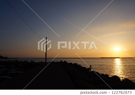 Sunset, sunrise, horizon, Niigata Prefecture, Izumozaki Fishing Port, Sea, Sea of Japan Sunset, sunrise, horizon, Niigata Prefecture, Izumozaki Fishing Port, Sea, Sea of Japan 122762873