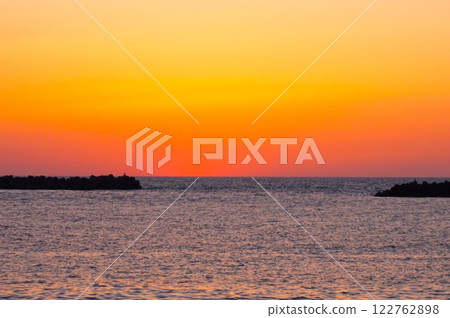 Sunset, sunrise, horizon, Niigata Prefecture, Izumozaki Fishing Port, Sea, Sea of Japan Sunset, sunrise, horizon, Niigata Prefecture, Izumozaki Fishing Port, Sea, Sea of Japan 122762898