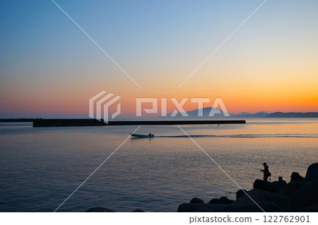 Sunset, sunrise, horizon, Niigata Prefecture, Izumozaki Fishing Port, Sea, Sea of Japan 122762901
