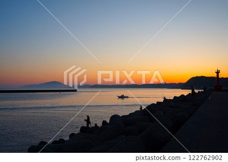 Sunset, sunrise, horizon, Niigata Prefecture, Izumozaki Fishing Port, Sea, Sea of Japan 122762902