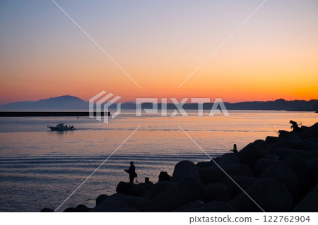 Sunset, sunrise, horizon, Niigata Prefecture, Izumozaki Fishing Port, Sea, Sea of Japan Sunset, sunrise, horizon, Niigata Prefecture, Izumozaki Fishing Port, Sea, Sea of Japan 122762904