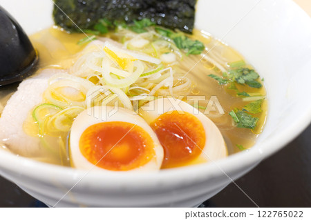 美味的海鮮鹽拉麵 122765022