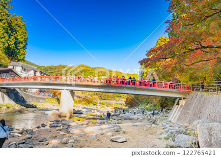 Autumn foliage at Korankei in Toyota City and the view of Taizuki Bridge (Aichi Prefecture) Autumn foliage at Korankei in Toyota City and the view of Taizuki Bridge (Aichi Prefecture) 122765421