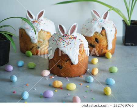 Funny Bunny Easter Cakes 122769766