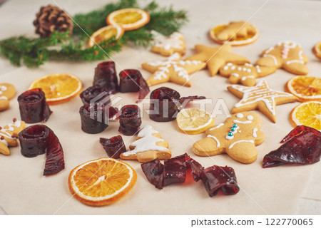 Christmas honey biscuits with orange 122770065