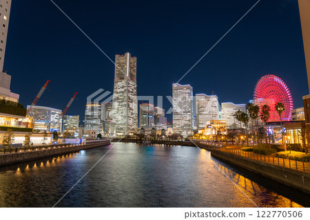 [夜景素材] 從萬國橋俯瞰港未來的夜景 [神奈川縣] 122770506