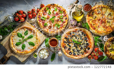 Freshly baked pizza, freshly made pizza, pizza festival 122772148