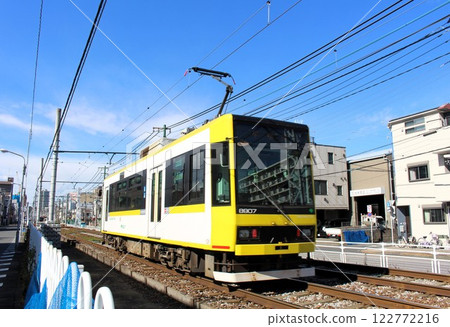 Tokyo Sakura Tram under the blue sky, 8900 series, Toden Arakawa Line, Tokyo Tokyo Sakura Tram under the blue sky, 8900 series, Toden Arakawa Line, Tokyo 122772216