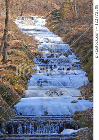 French style staircase construction in Ushibushi River in freezing winter 122772309