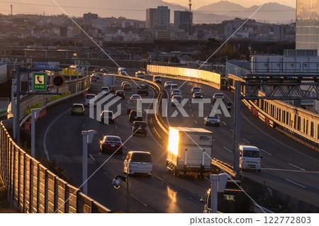 東京：東名高速公路，日本的主要道路 122772803