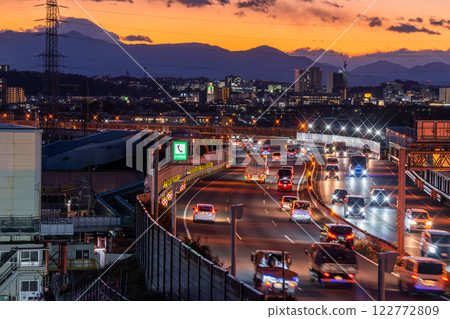 Tokyo: Tomei Expressway, Japan's main artery 122772809