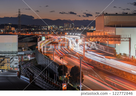 Tokyo: Tomei Expressway, Japan's main artery 122772846