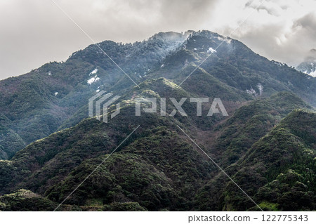 奇幻推理:屋久島、近海阿爾卑斯山、宇上山(冬季) 奇幻推理:屋久島、近海阿爾卑斯山、宇上山(冬季) 122775343