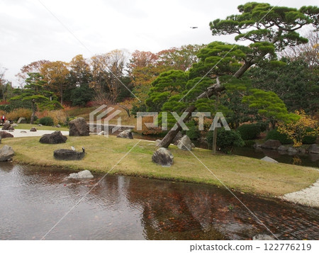 萬博紀念公園日本庭園的秋景 122776219