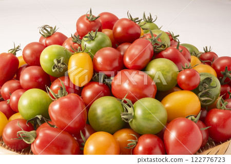 Colorful tomatoes Colorful tomatoes 122776723