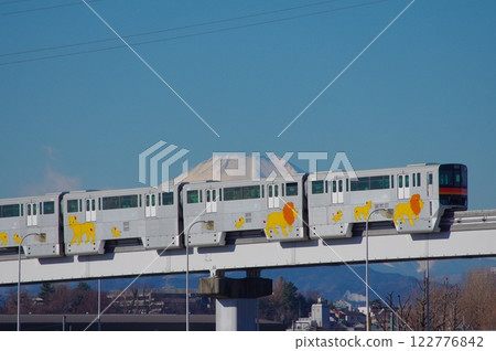 藍天和富士山和多摩市單軌鐵路 122776842
