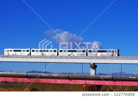 Tama city monorail seen from Tama River 122776898
